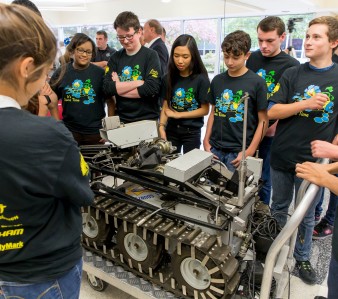 The Montco Sheriff’s Office Bomb Squad loans old robot to Wissahickon robotics club